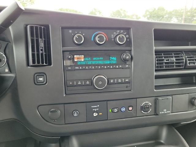 2024 Chevrolet Express Cutaway 3500 1WT