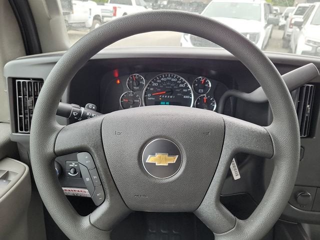 2024 Chevrolet Express Cutaway 3500 1WT