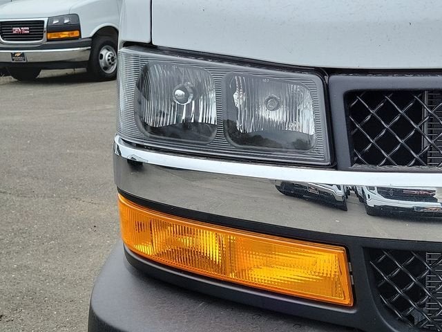 2024 Chevrolet Express Cutaway 3500 1WT