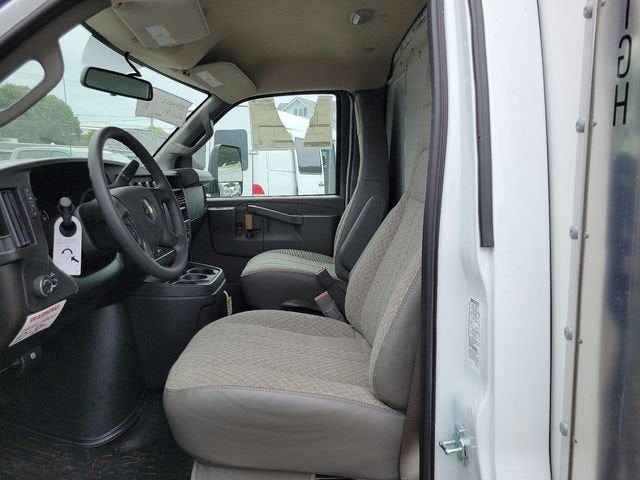 2024 Chevrolet Express Cutaway 3500 1WT