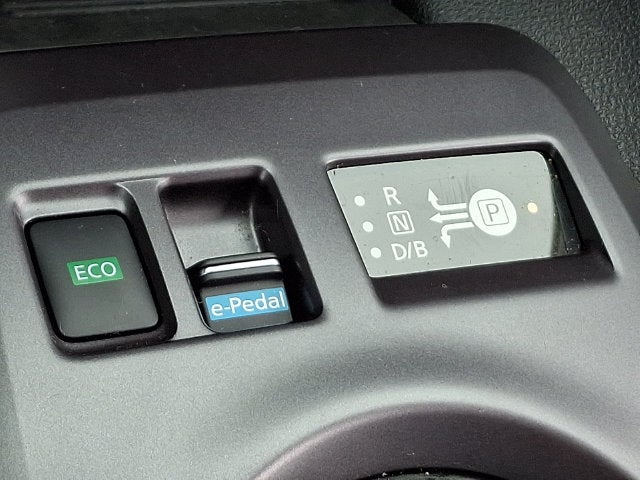 2025 Nissan LEAF S