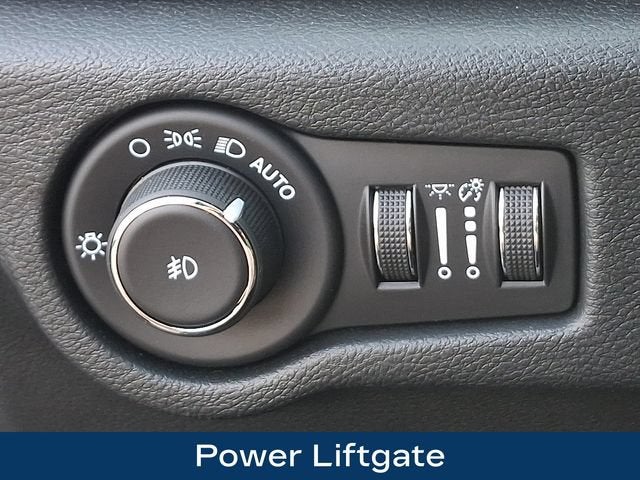 2025 Chrysler Pacifica Hybrid Premiuim S Appearance Package