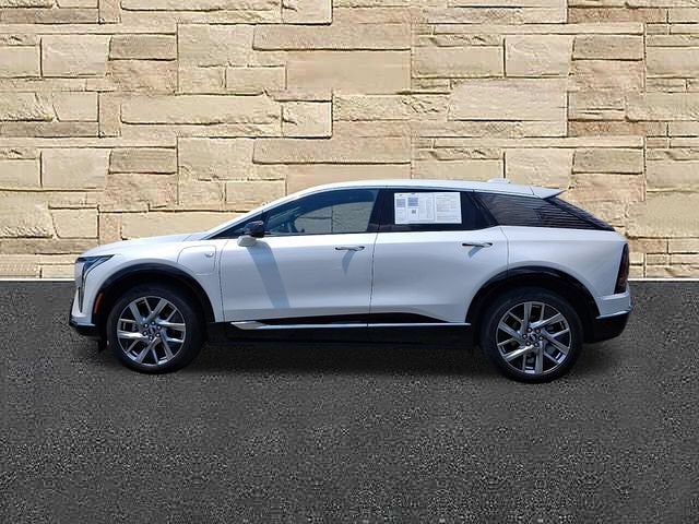 Certified 2025 Cadillac OPTIQ Luxury 2 with VIN 3GYK3DMR3SS133700 for sale in Danbury, CT
