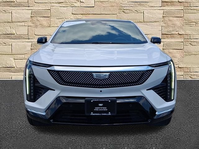 2025 Cadillac OPTIQ Luxury 2