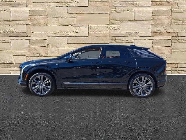2025 Cadillac OPTIQ Sport 2