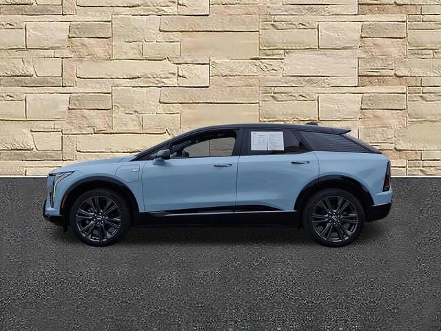 2025 Cadillac OPTIQ Sport 2