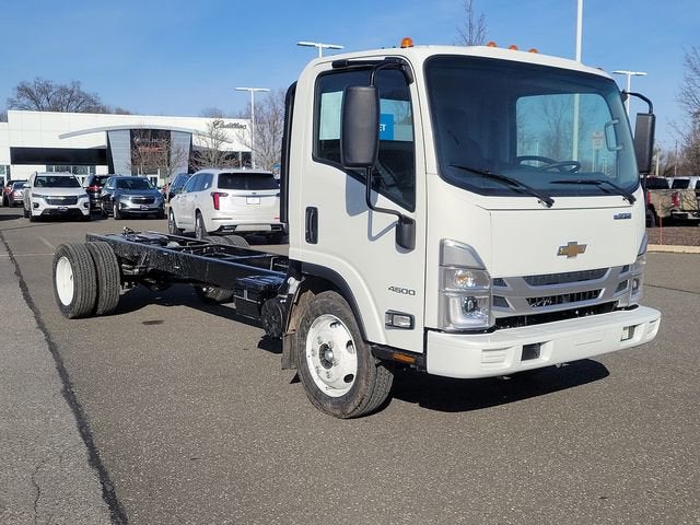 2024 Chevrolet Low Cab Forward 4500 HG Base
