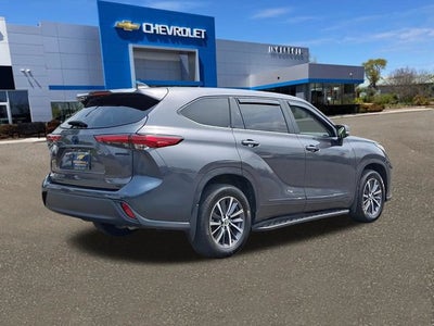 2023 Toyota Highlander Hybrid LE