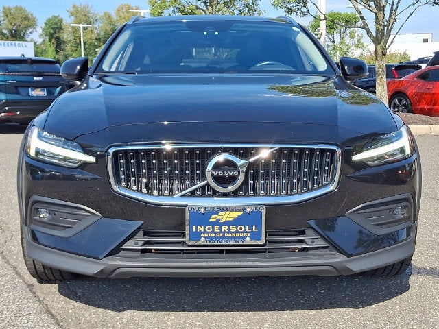 2022 Volvo V60 Cross Country T5