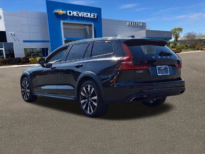 2022 Volvo V60 Cross Country T5