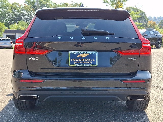 2022 Volvo V60 Cross Country T5