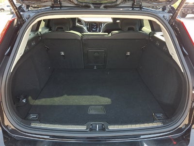 2022 Volvo V60 Cross Country T5