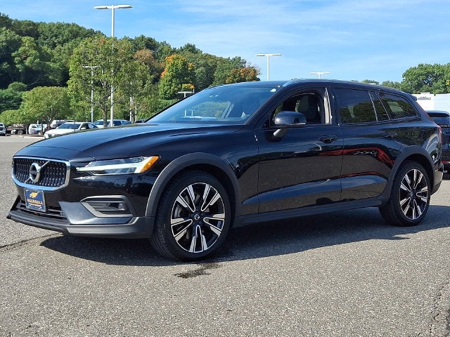 2022 Volvo V60 Cross Country T5